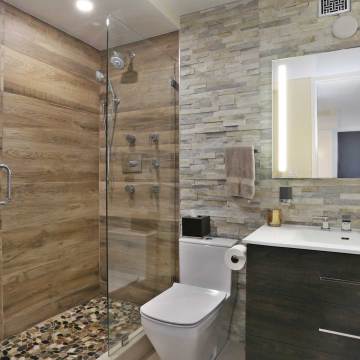 11-2020NLincolnParkWest-Bathroom